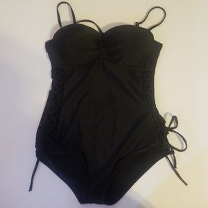 Black swim suit 🏊